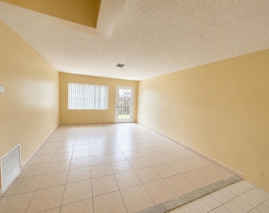4125 Woodside Drive - Photo Thumbnail 4