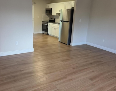 2727 Se Normand Street - Photo Thumbnail 3