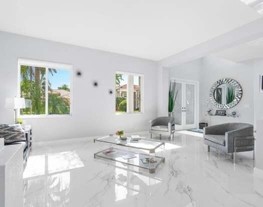 11836 Osprey Point Circle - Photo Thumbnail 5