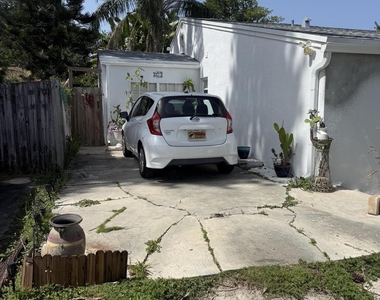 407 W Palm Street - Photo Thumbnail 1