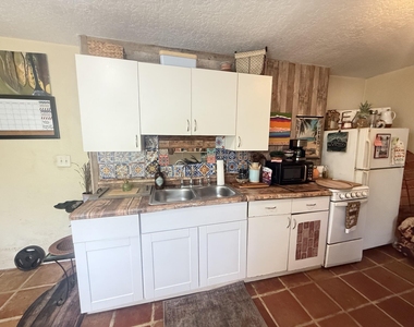 407 W Palm Street - Photo Thumbnail 4