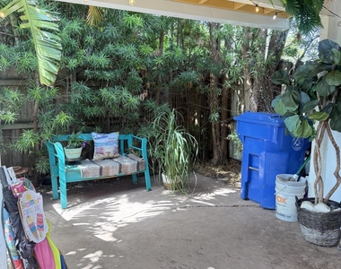407 W Palm Street - Photo Thumbnail 8