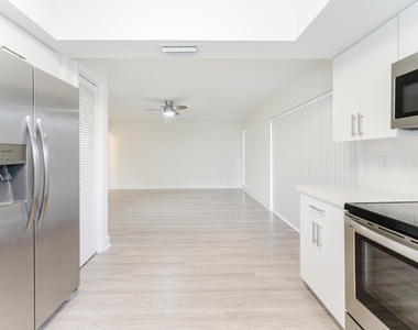 3048 Nw 27th Terrace - Photo Thumbnail 18