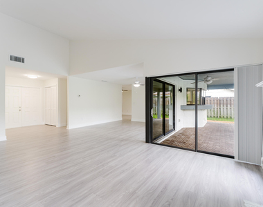 3048 Nw 27th Terrace - Photo Thumbnail 11
