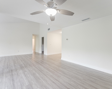 3048 Nw 27th Terrace - Photo Thumbnail 13