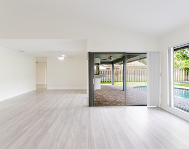 3048 Nw 27th Terrace - Photo Thumbnail 10