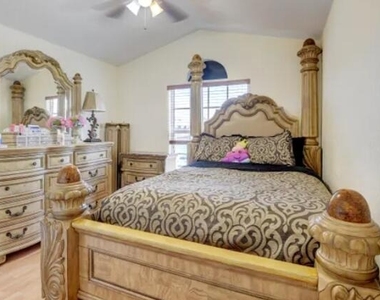 10885 La Salinas Circle - Photo Thumbnail 16