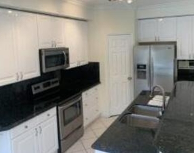 10885 La Salinas Circle - Photo Thumbnail 5