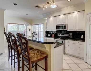 10885 La Salinas Circle - Photo Thumbnail 12