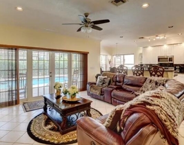 10885 La Salinas Circle - Photo Thumbnail 11