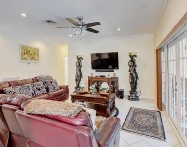 10885 La Salinas Circle - Photo Thumbnail 15