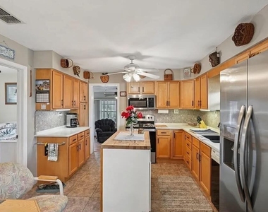 13504 Tangelo Street - Photo Thumbnail 5