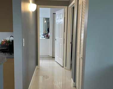 7950 N Nob Hill Road - Photo Thumbnail 9