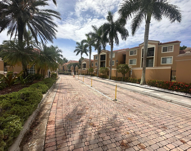 7950 N Nob Hill Road - Photo Thumbnail 1