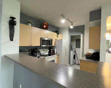 7950 N Nob Hill Road - Photo Thumbnail 7