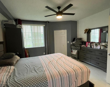 7950 N Nob Hill Road - Photo Thumbnail 11