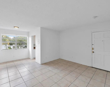 14950 N Miami Avenue - Photo Thumbnail 1