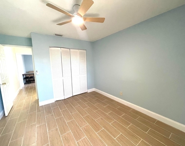 5753 Se Mercedes Avenue - Photo Thumbnail 12