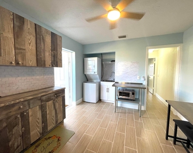 5753 Se Mercedes Avenue - Photo Thumbnail 1