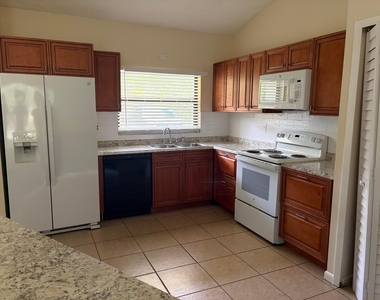 4612 Boabadilla Avenue - Photo Thumbnail 5