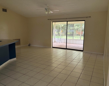 4612 Boabadilla Avenue - Photo Thumbnail 6
