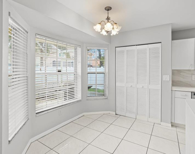 3178 Nw 72nd Avenue - Photo Thumbnail 9