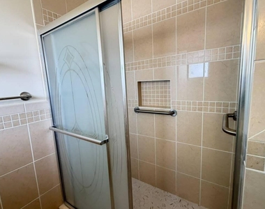 2727 Dudley Drive W - Photo Thumbnail 11