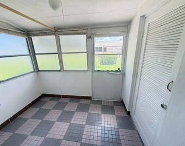2727 Dudley Drive W - Photo Thumbnail 17
