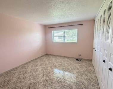2727 Dudley Drive W - Photo Thumbnail 7