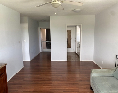 1450 E Sample Road - Photo Thumbnail 3