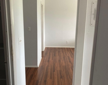 1450 E Sample Road - Photo Thumbnail 7