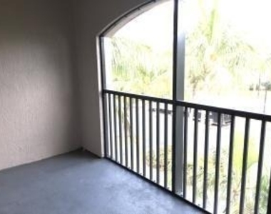 2801 Sarento Place - Photo Thumbnail 8