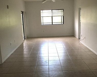 2801 Sarento Place - Photo Thumbnail 3