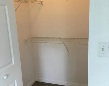 2801 Sarento Place - Photo Thumbnail 7