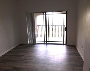 2801 Sarento Place - Photo Thumbnail 5