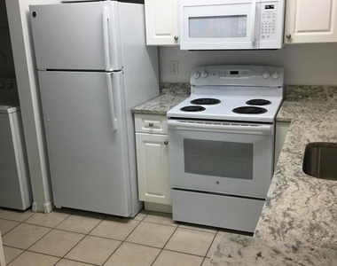 2801 Sarento Place - Photo Thumbnail 2