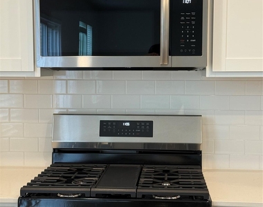 6337 Fairfax Court - Photo Thumbnail 5