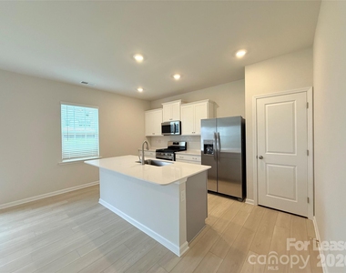 6337 Fairfax Court - Photo Thumbnail 6