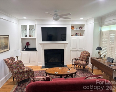 421 Spring Street - Photo Thumbnail 2