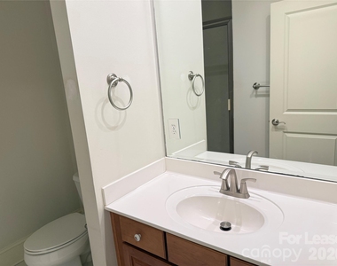 421 Spring Street - Photo Thumbnail 18