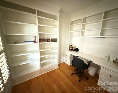 421 Spring Street - Photo Thumbnail 9