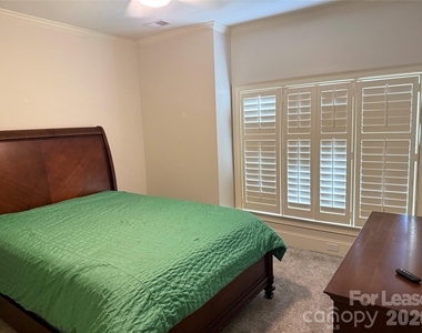 421 Spring Street - Photo Thumbnail 13