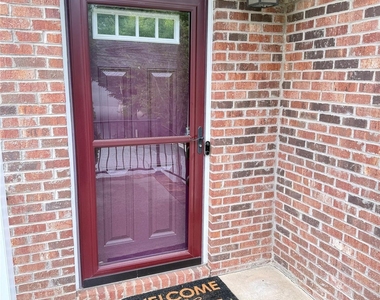 421 Spring Street - Photo Thumbnail 21