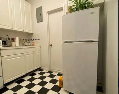 536 East 89th Street - Photo Thumbnail 1