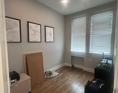 304 Bleecker Street - Photo Thumbnail 4
