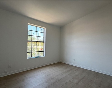 4769 Dozier Street - Photo Thumbnail 3