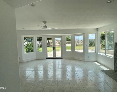 1148 Colina Vista - Photo Thumbnail 13