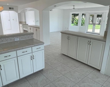 1148 Colina Vista - Photo Thumbnail 7