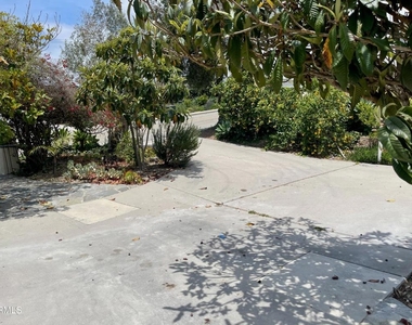 1148 Colina Vista - Photo Thumbnail 32