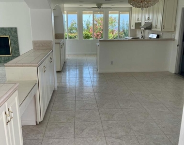 1148 Colina Vista - Photo Thumbnail 2